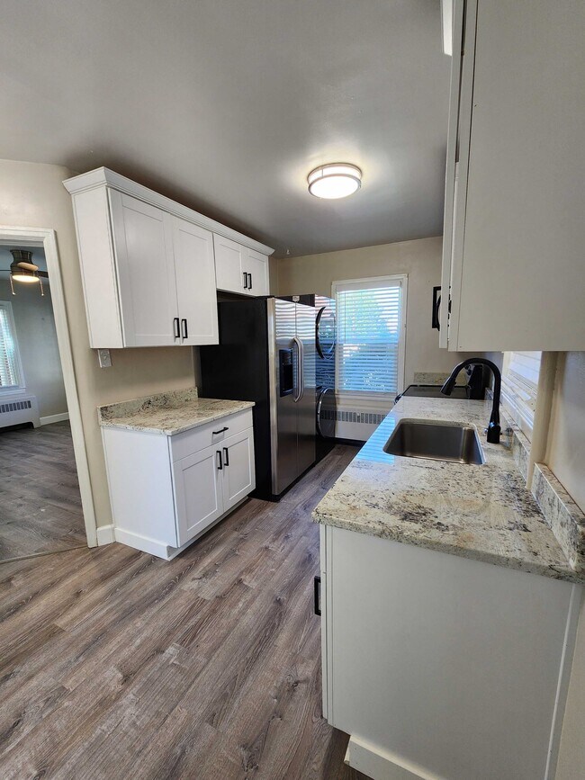 Foto del edificio - 210 E 4800 S