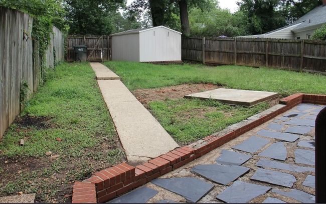 Building Photo - 3707 Brookside Rd