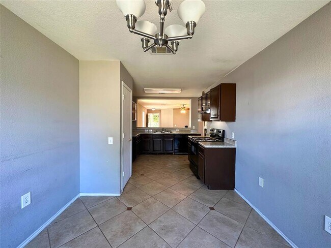 Foto del edificio - 7424 Cayenne Ln