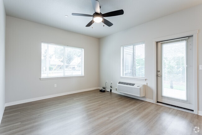 2BR, 2BA - 952 SF - Northplace Apartment Homes