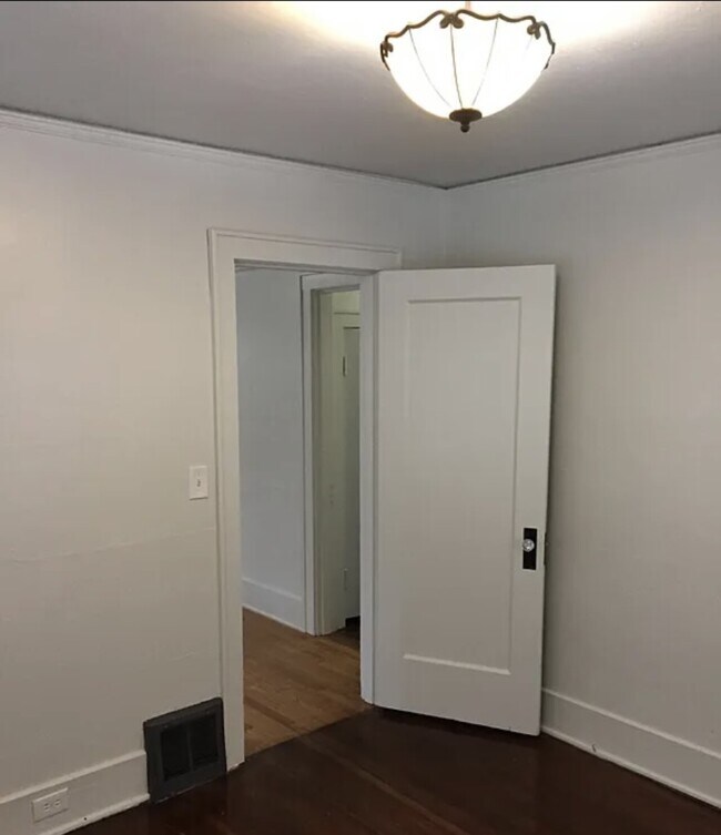 Foto del edificio - 2145 Cottage St SE