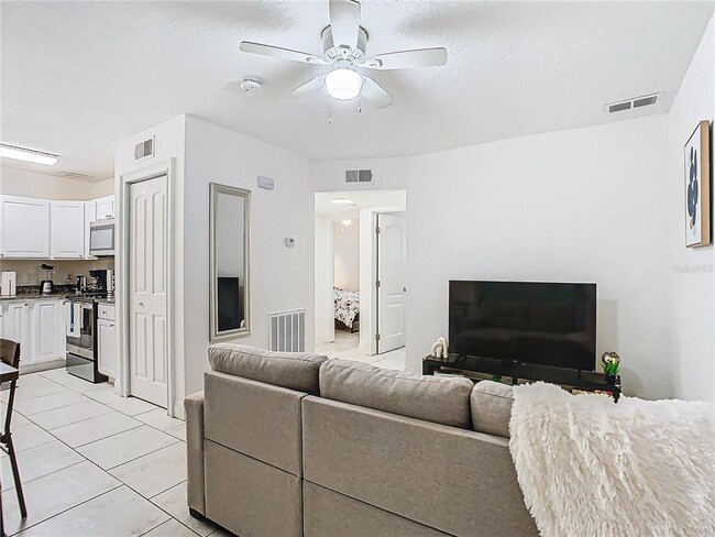 Building Photo - 3025 Long St