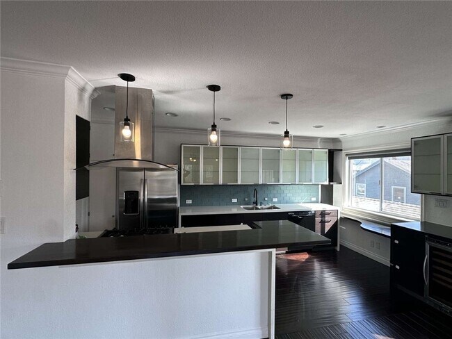 Foto del edificio - 36 Breeze Ave