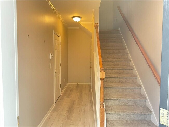 Building Photo - 1804 Waters Edge Trail