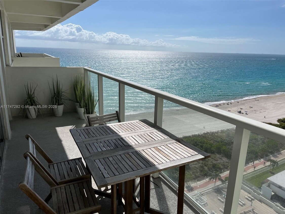 Foto principal - 5701 Collins Ave
