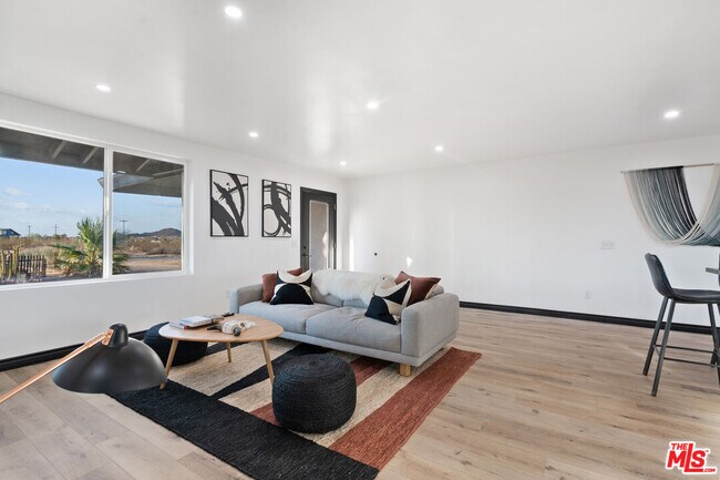 Foto del edificio - 62765 Lind Ln