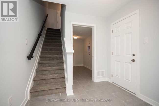 Building Photo - 142 Anthracite Private
