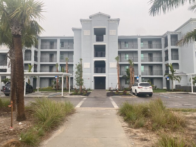 Building Photo - 14151 Heritage Landing Blvd