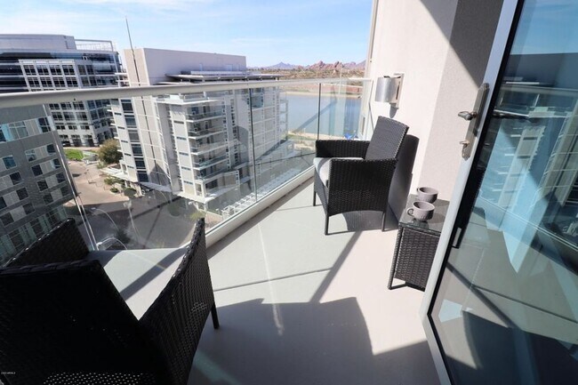 Building Photo - 1 Bedroom/1.5 Bathroom Bridgeview at Hayde...
