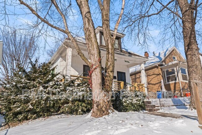 Building Photo - 260 S Ferree St