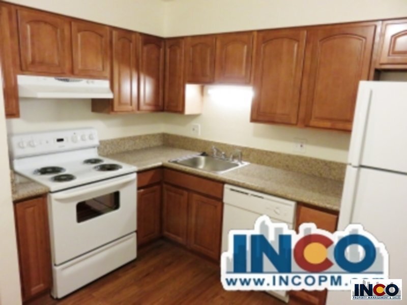 Primary Photo - Charming 2 bedroom 1 bath apartment! On th...