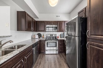 Building Photo - Marquis at Lantana
