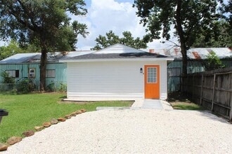 Building Photo - 229 Neyland St