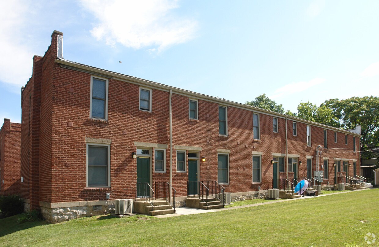 Building Photo - 449-459 Helen Ct