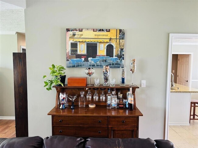 Foto del edificio - 5741 Barrett Ln
