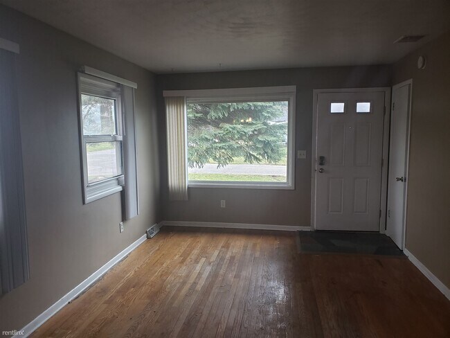 Building Photo - 3 br, 2 bath House - 4189 Lester Dr NE