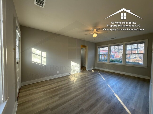 Building Photo - 709 West 7th Street House