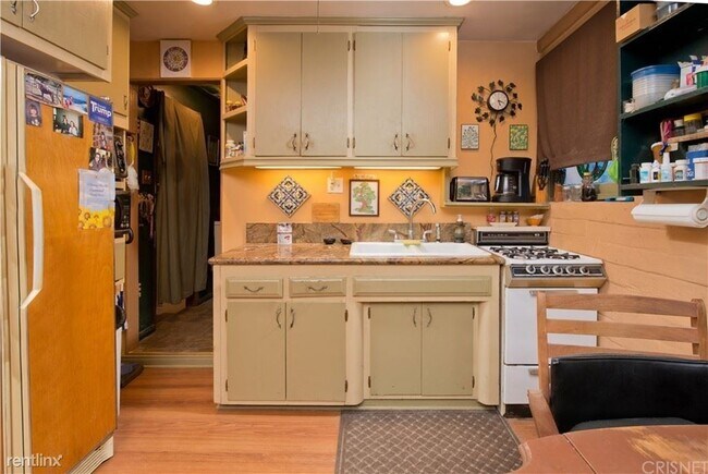 Building Photo - 1 br, 1 bath House - 9500 Rowell Ave