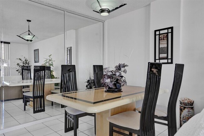 Foto del edificio - 3113 S Ocean Dr