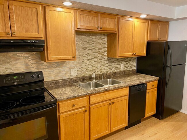 Cocina - 411 E Broadway St