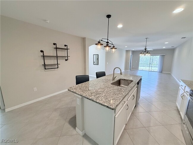 Foto del edificio - 4387 Dutchess Park Rd