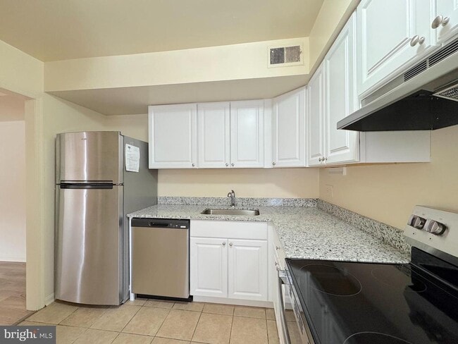 Building Photo - 4513 Logsdon Dr
