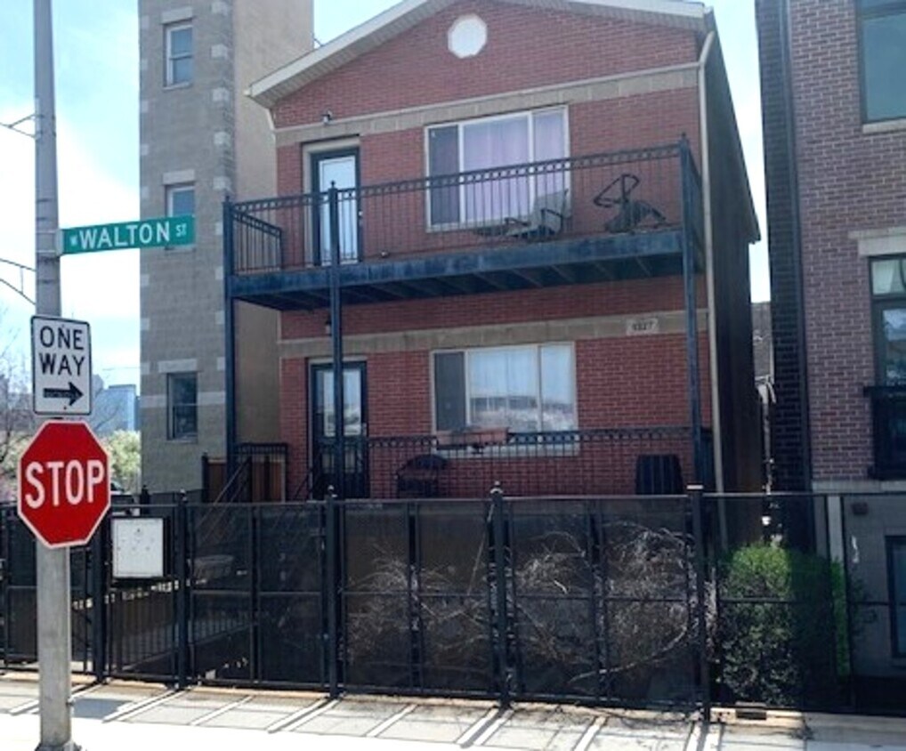 Foto del edificio - 1327 W Walton St