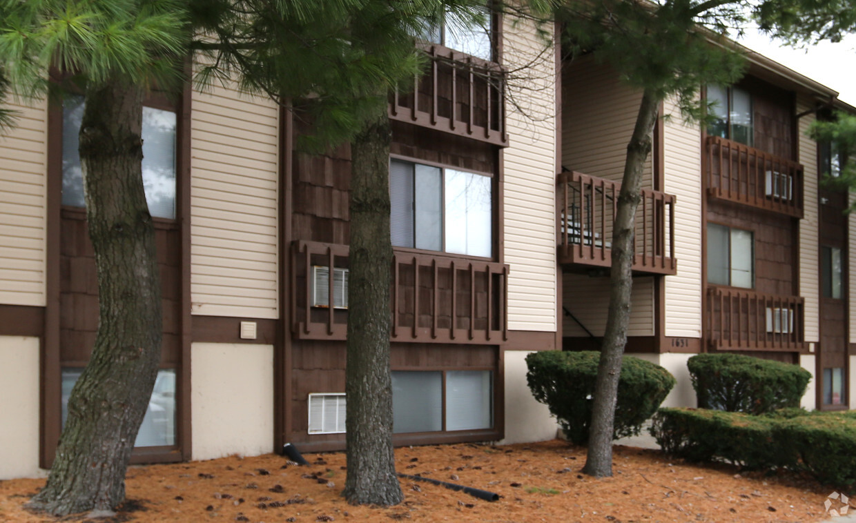 Building Photo - Eagle Crest Apartments