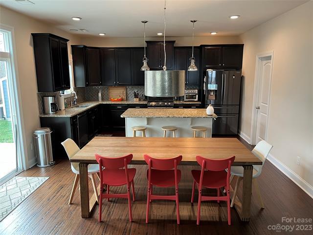 Building Photo - 5021 Hedgebrook Ln