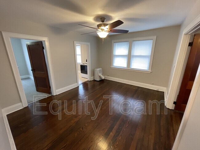 Building Photo - 742 Arlington Ave