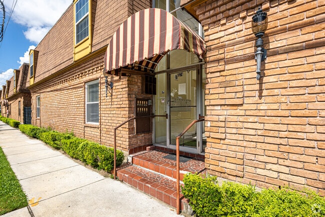 Building Photo - 6564 Fleur De Lis Dr