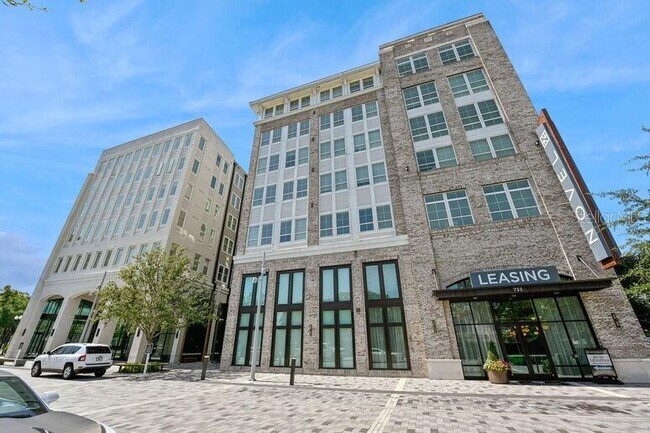 Building Photo - 820 Main Ln