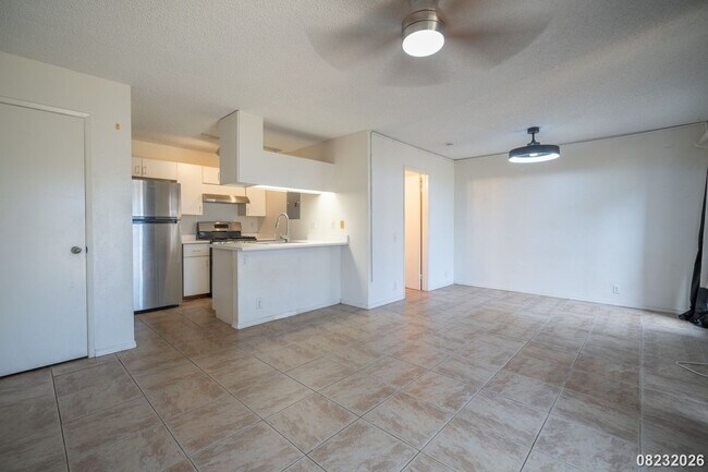 Foto del edificio - 91-1059 Puamaeole St. #5E