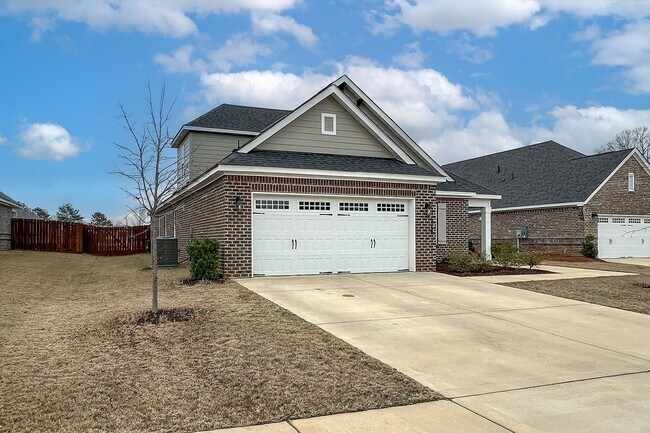 Foto del edificio - Available July 1, 2026!