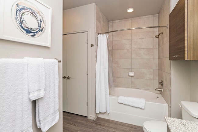 Foto del edificio - 3621 W Slaughter Ln