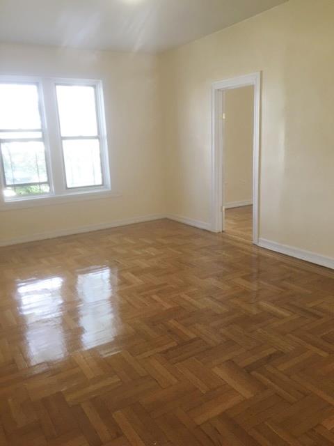 Foto del edificio - 2550 Creston Ave