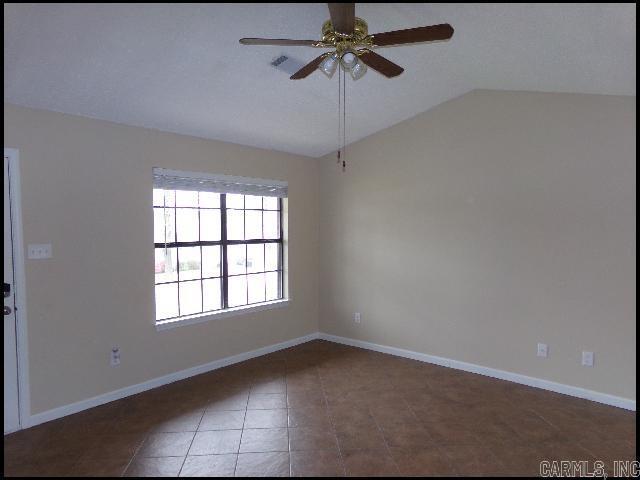 Building Photo - 3715 Stonehedge Dr
