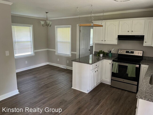 Foto del edificio - 3 br, 2 bath House - 550 Tyree Rd.