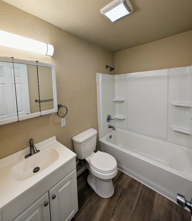 Building Photo - 618 Gambell St