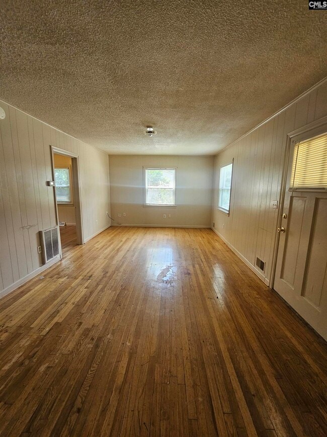 Building Photo - 4332 Mountain Dr