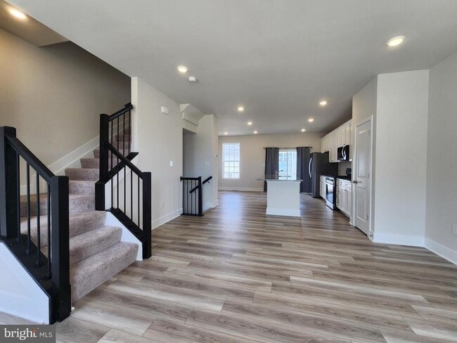 Foto del edificio - 7755 Meander Ct S