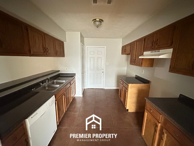 Photo - 4915 Blue Wing St House