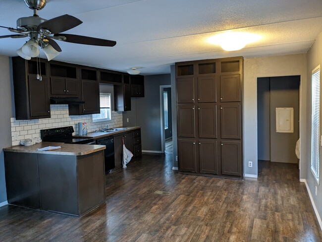 Kitchen - 3901 County Road 317