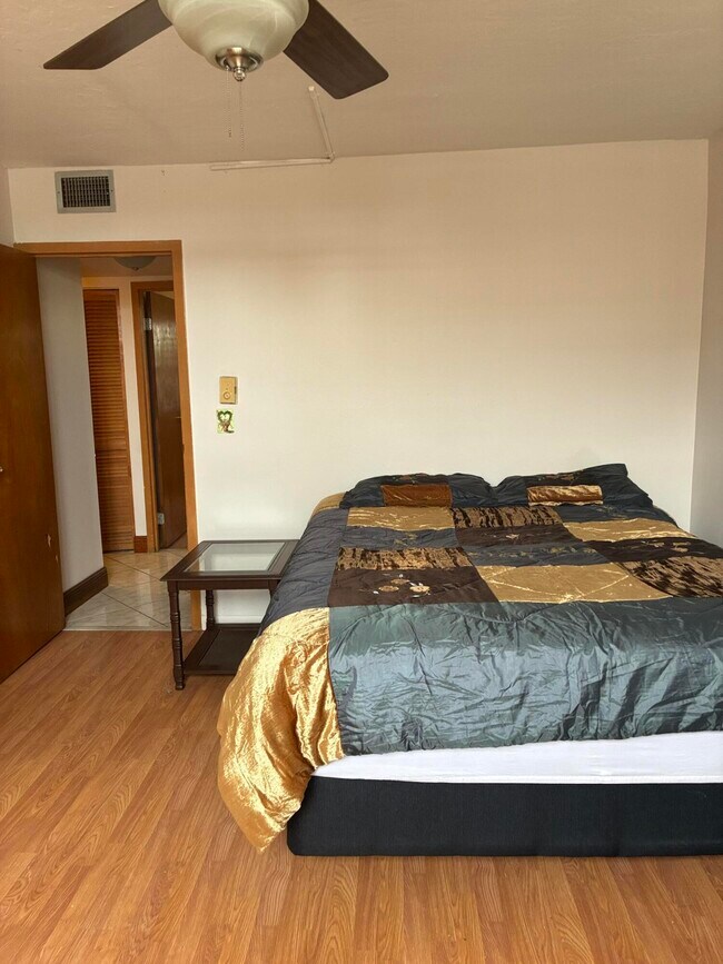 Foto del edificio - 2821 Somerset Dr