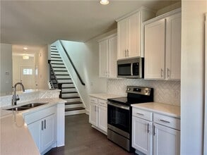 Building Photo - 159 Auburn Run Ln
