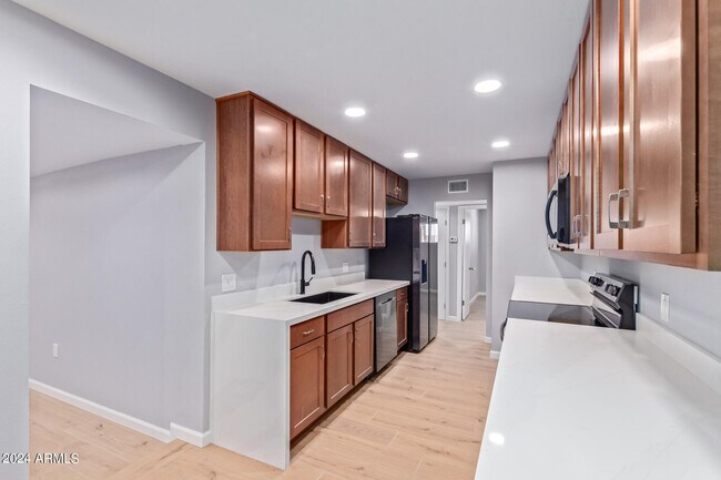 Foto del edificio - 726 E Broadway Ln