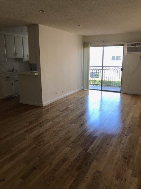 Foto del edificio - 1831 Camden Ave