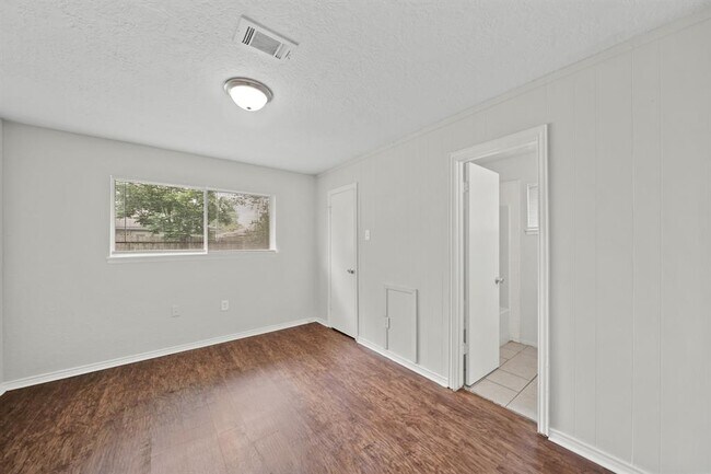 Foto del edificio - 7219 Meadowlark Ln
