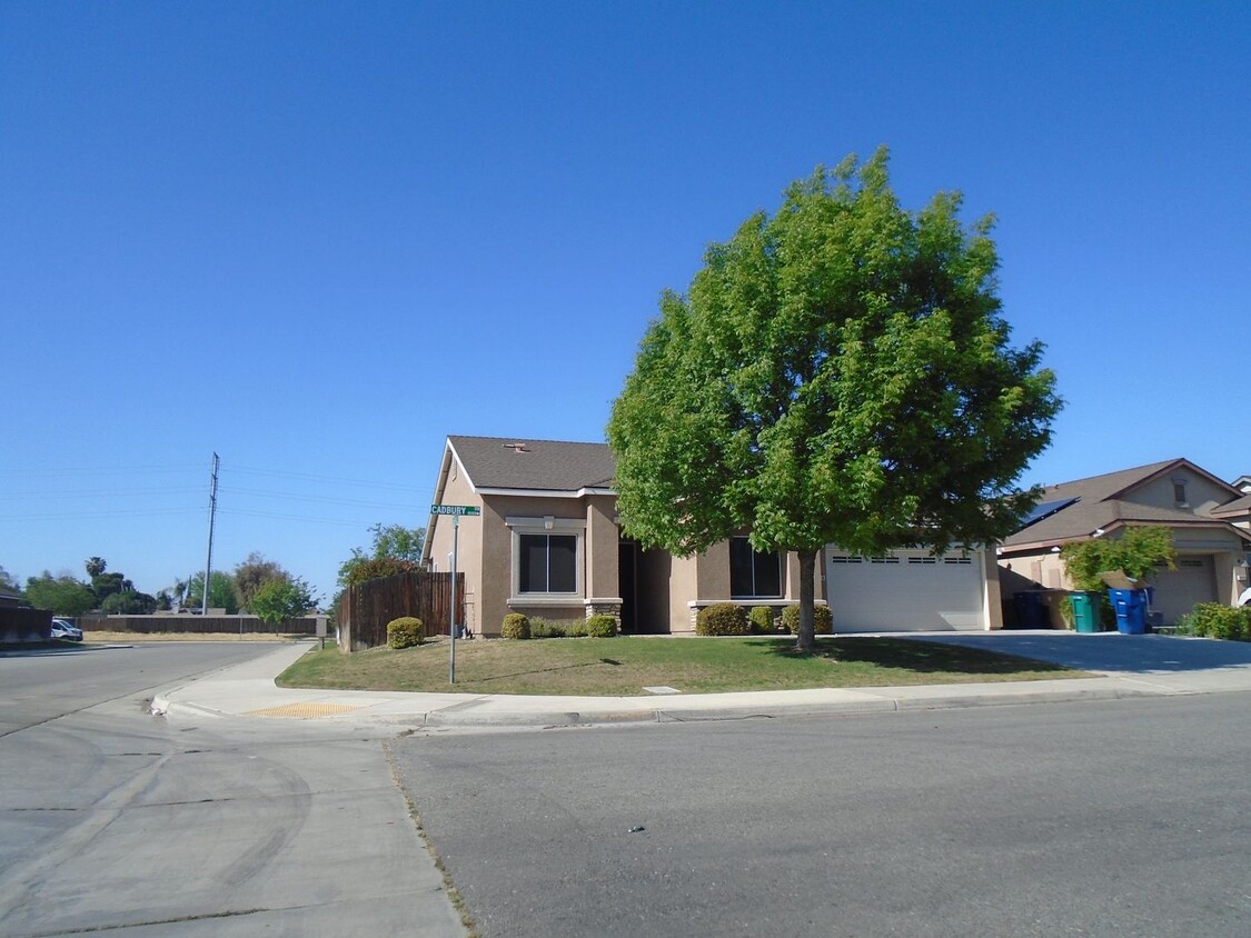Primary Photo - SOUTHWEST 4 BEDROOOM !!! Application Pending
