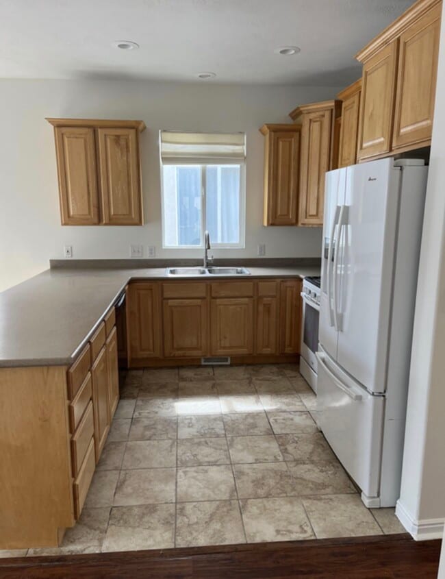 Building Photo - 6651 S Interlochin Ln